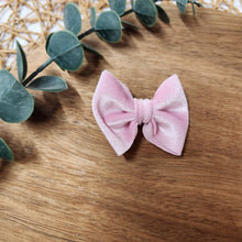 Load image into Gallery viewer, Little bow pink velvet nylon
