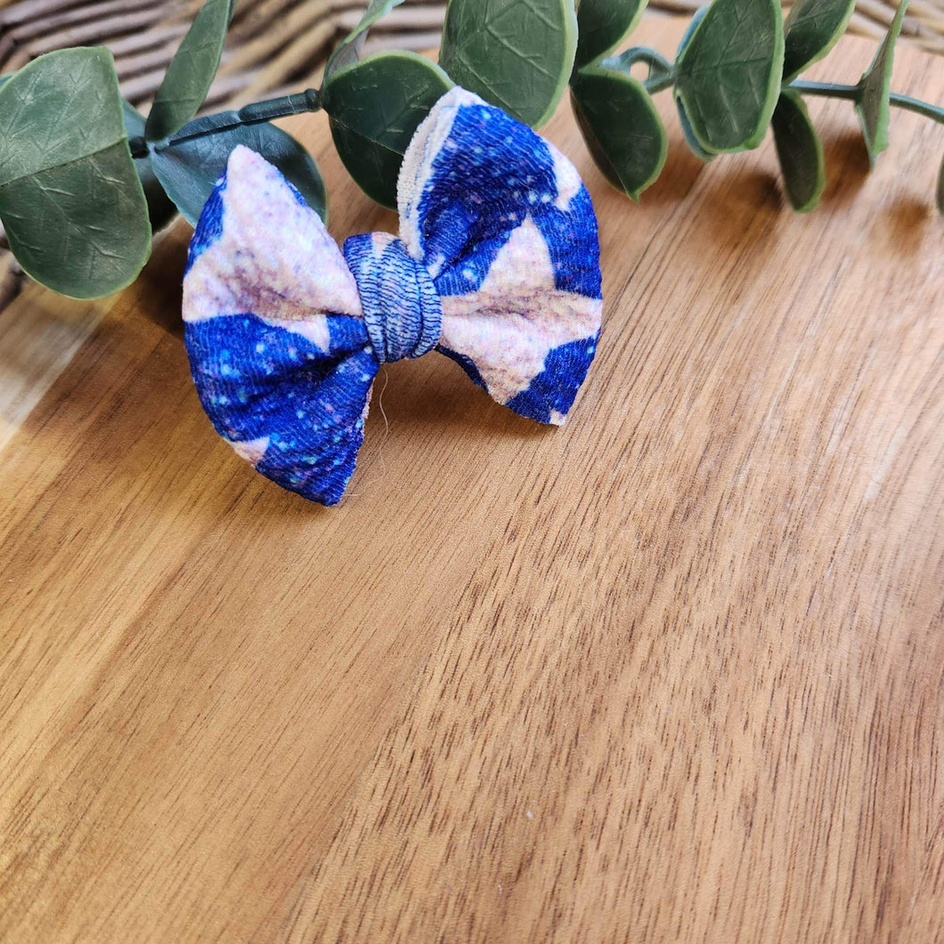 Stars Itty Bitty Bow on Clip